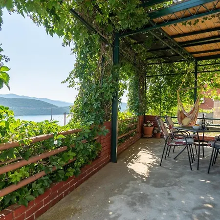 Angela & Marco's * Neum