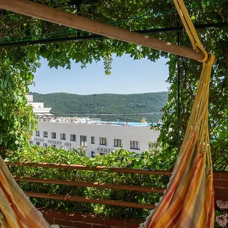 Angela & Marco's Neum