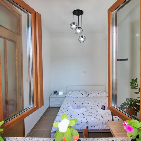 Angela & Marco's נאום