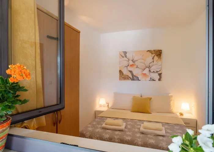 Angela & Marco's Neum